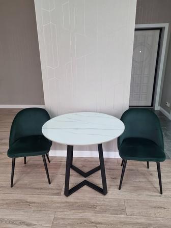 Продам стол и 2 стула
