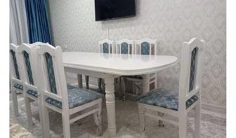 Стол и стулья