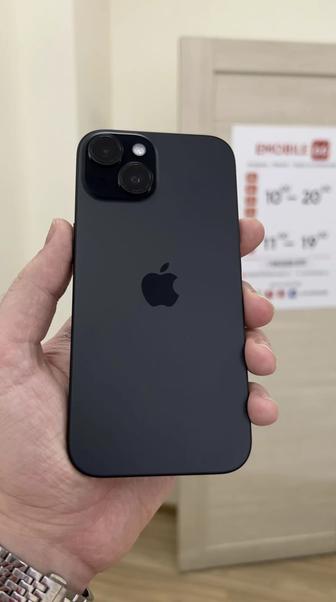 iPhone 15 black