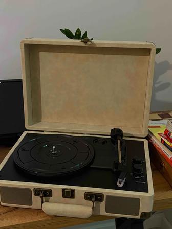 Виниловый проигрыватель