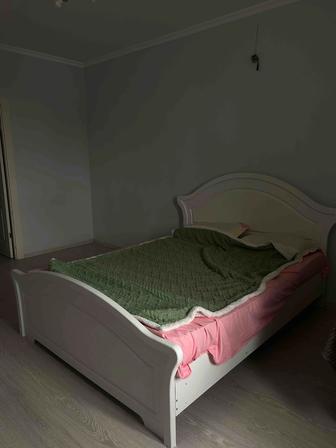 Срочно продам кровать двуспальную