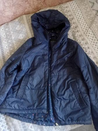 Продам осеннюю курточку,на девочку