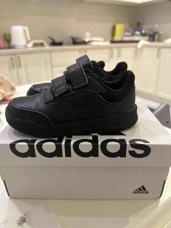 Продам кроссовки