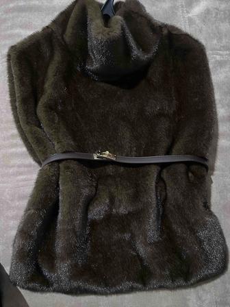 меховой жилет с поясом