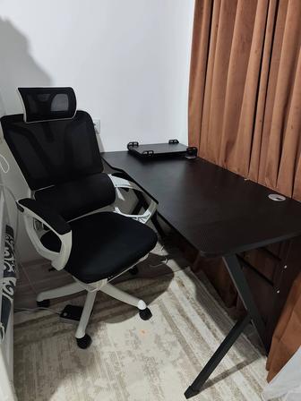 Игровой стол и кресло