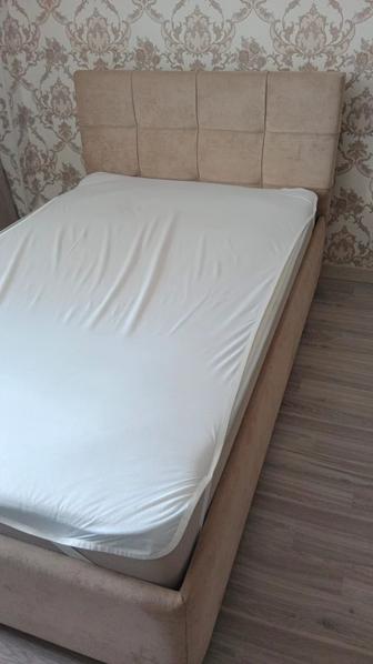 Кровать