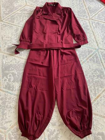 Продается костюм-брюки алладинка