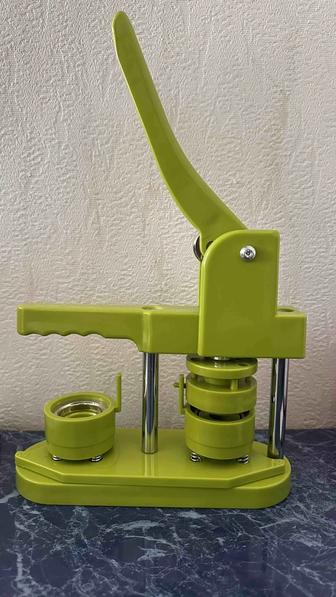 Портативная машина для изготовления значков 37 мм