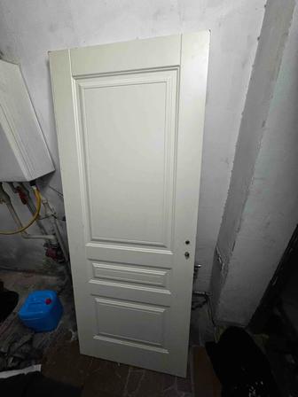 Дверь межкомнатная в хорошем состоянии