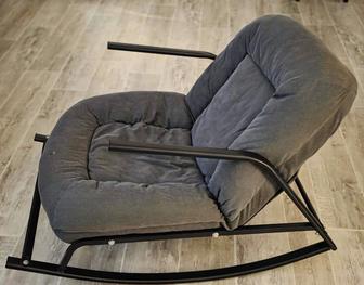 Кресло качалка обивка вельвет, серый