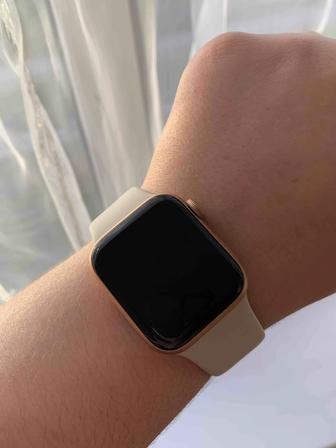 Продам смарт-часы Apple Watch 40mm