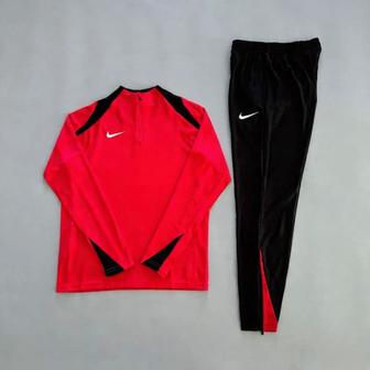 Тренировочный костюм