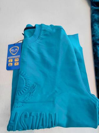 Спортивная кофта с национальным флагом новая цена 15000 т 2 шт осталось