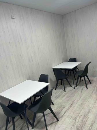 Стол со стульями