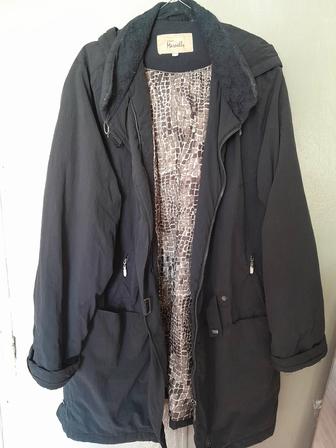 Женскую куртку весеннюю отдам даром