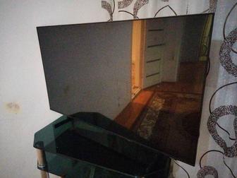 Телевизор Самсунг UE50AU80000