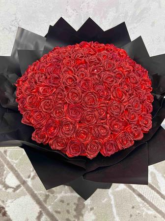 букет к 8 марта из атласных лент 100 роз