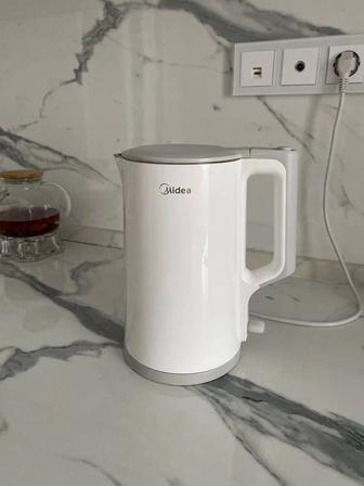 Чайник Midea