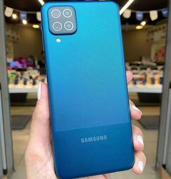 Продам Смартфон Samsung A12 в отличном состоянии. Так-же в Подарок AirPods