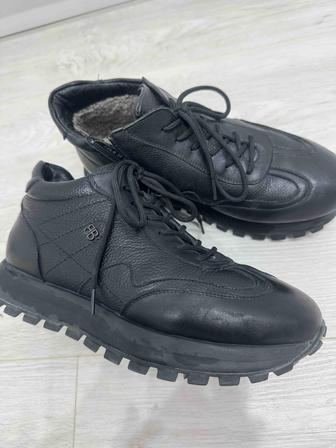 Мужские зимние кроссовки из натуральной кожи