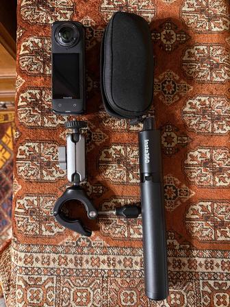 Экшн-камера Insta 360 X4