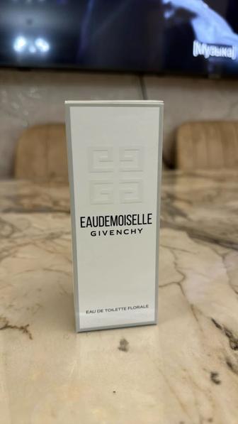 Продаю оригиналную туалетную воду GIVENCHY EAUDEMOISELLE 100 ml