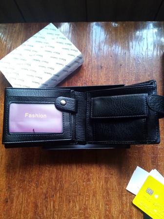 Продам абсолютно новый кожаный бумажник