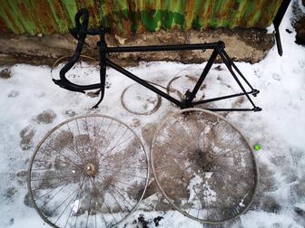 Продам раму шоссейного велосипеда с дисками