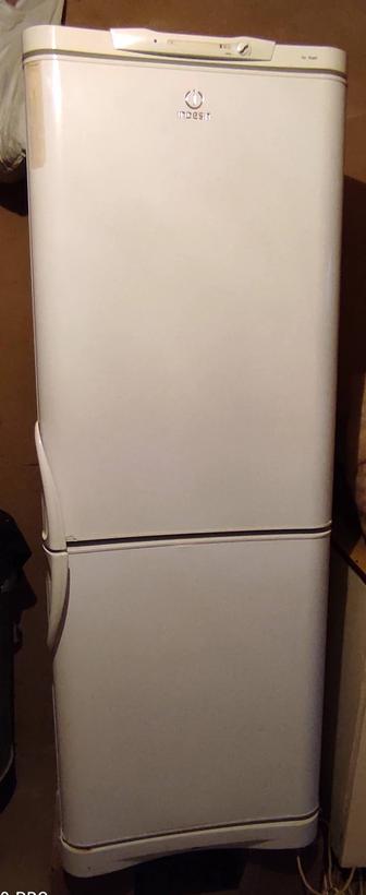 Холодильник INDESIT