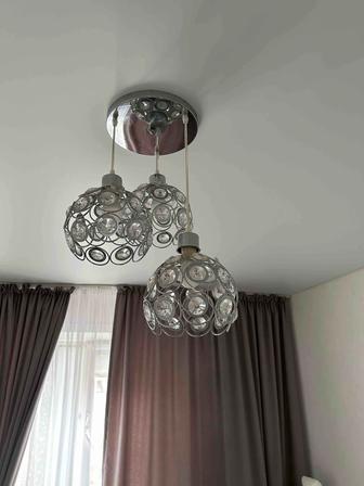 Продам люстру