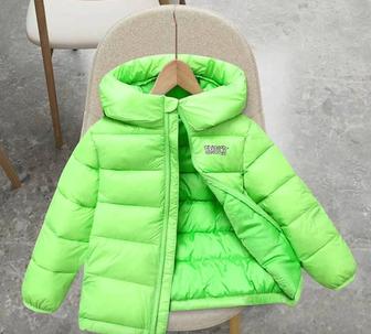 Продам куртку детскую