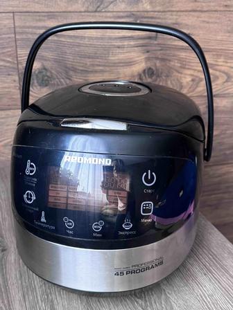 Мультиварка REDMOND RMC-M90