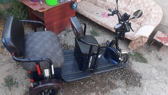 Продам или обмен на айфон электротрицикл