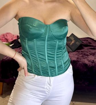 Новый стильный атласный корсет богатого зеленого цвета