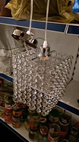 Продам люстру новые 2 штука