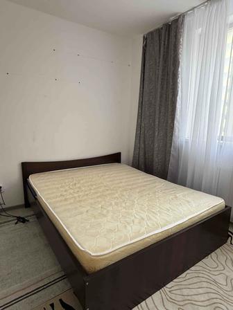 Продам кровать с матрасом б/у