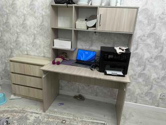 комод для мелочи и стол рабочий