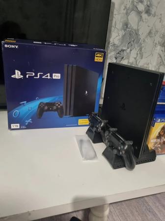 PS4 pro 1 TB подставка два джойстика !!!