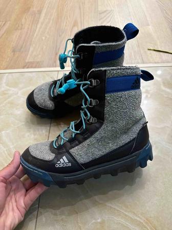 Adidas original зимние сапоги 34 р
