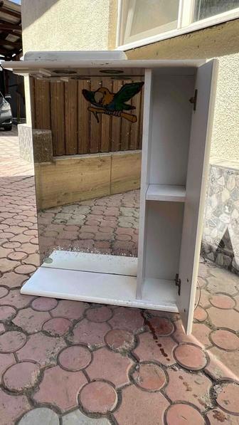 Зеркало для ванной с полочками и подсветкой