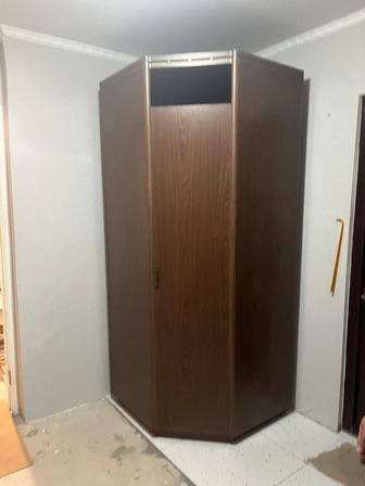 Продам шкаф угловой и пенал к нему