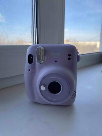 Продам полароид Fujifilm Instax Mini (фиолетовый)