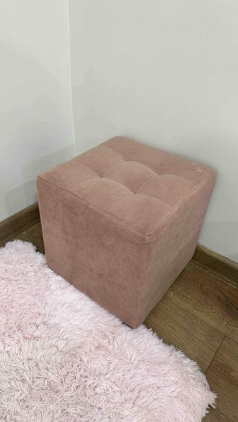 Пуфик розовый