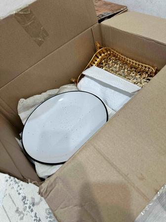 Продаю коробку посуды