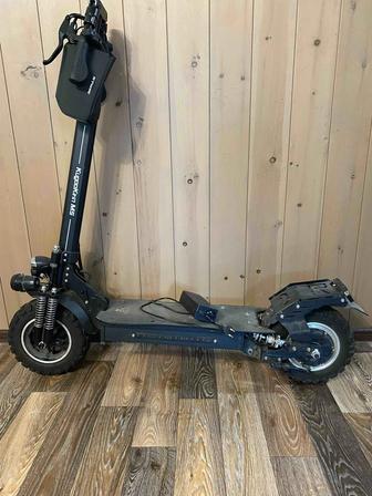 Продам Электросамокат Kugoo M5