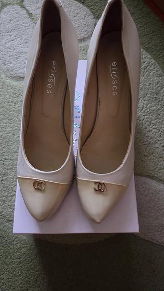 Продаю хорошие кожаные туфли.