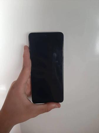 Poco F3 в хорошем состоянии