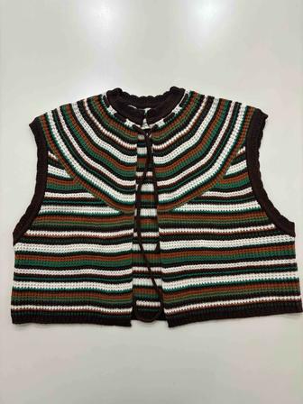 Вязаный жилет от японского бренда Beams