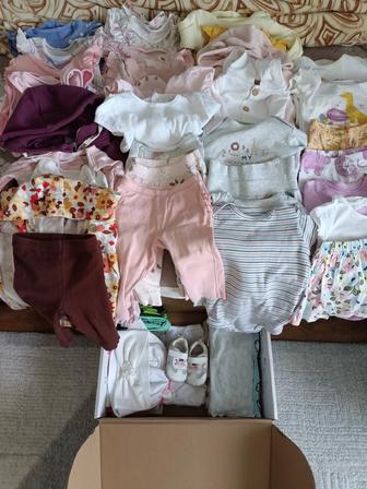 Продам Боди штанишки комбинезоны для девочки 6/9 месяцев б/у