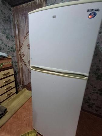 Отдам холодильник